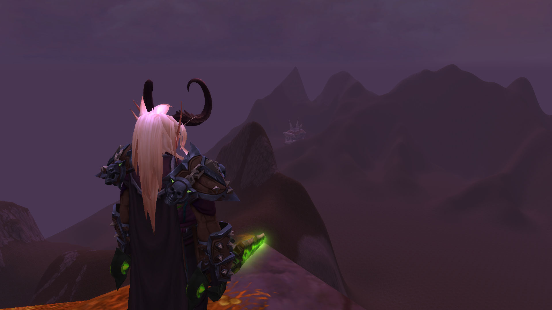 Maison ogre au loin.