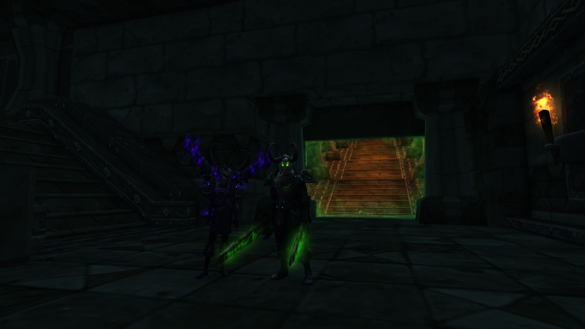 Derrière le portail de l'instance.